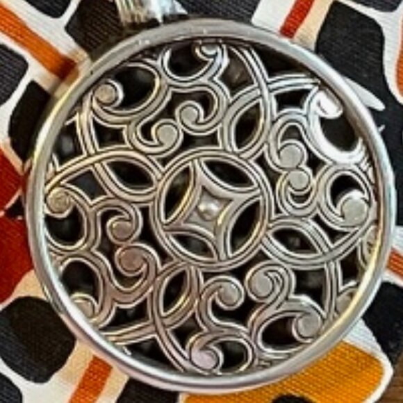 Brighton - Beautiful Handbag Table Hook w. Fabric Drawstring Bag - Picture 3 of 5